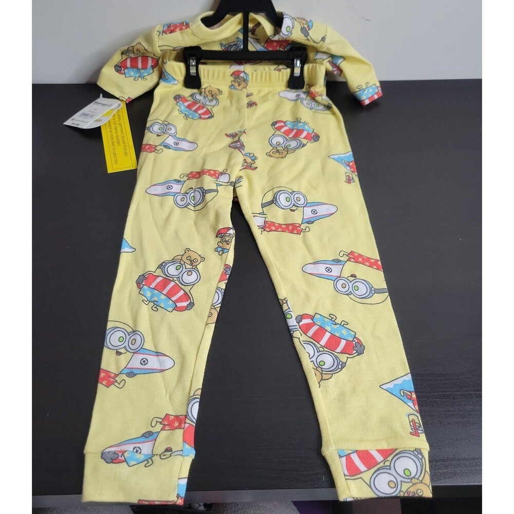 2 sets of size 5T character pajamas - Picture 4 of 8
